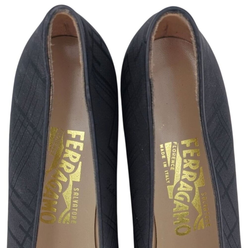 NEW Salvatore Ferragamo Italy Women's 9 Black Fabric Shoes Dress Heels Bow Pumps - Picture 5 of 10